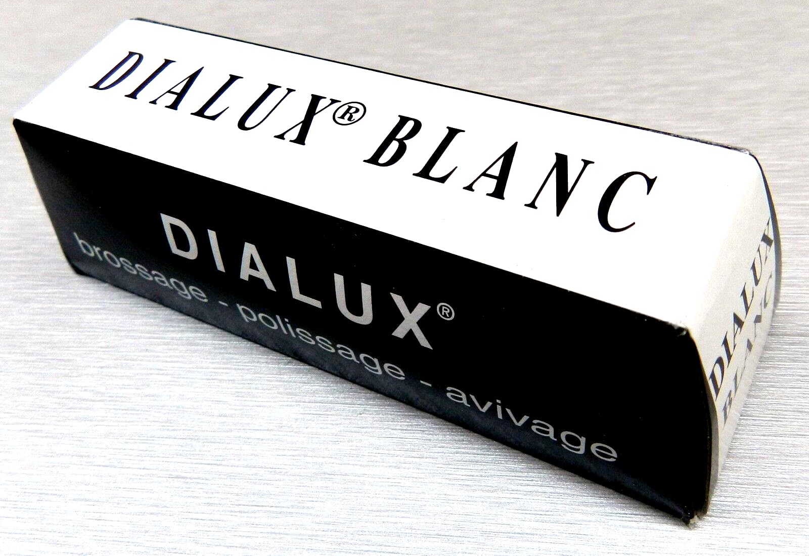 Dialux الأبيض — ما قبل التلميع